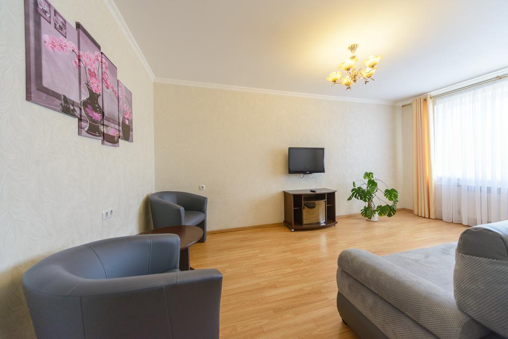 Artal Apartment On Obolonskaya Square 3 Kiev Esterno foto