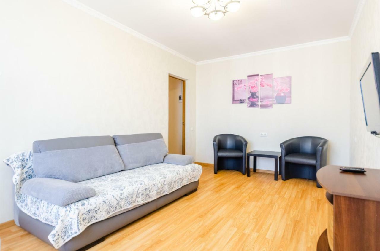 Artal Apartment On Obolonskaya Square 3 Kiev Esterno foto