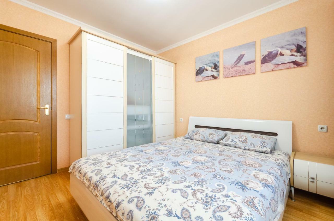 Artal Apartment On Obolonskaya Square 3 Kiev Esterno foto